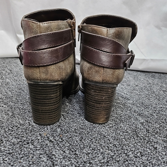 Soda Kylie Brown Side Zip Wrap Around Buckle Booties Size 9 - Picture 5 of 8